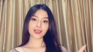 Video Viral Tante Mawar Main di ruang tamu Top Global Official 2025