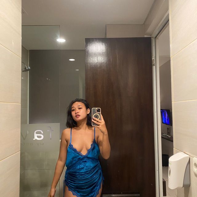 12 Unique Ways Tante Indo Viral Kau Buat Aku Lupa Dunia